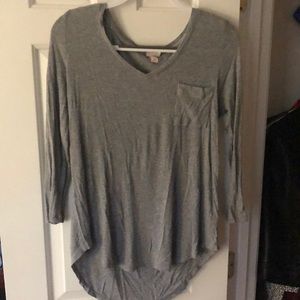 Gray long sleeve tee